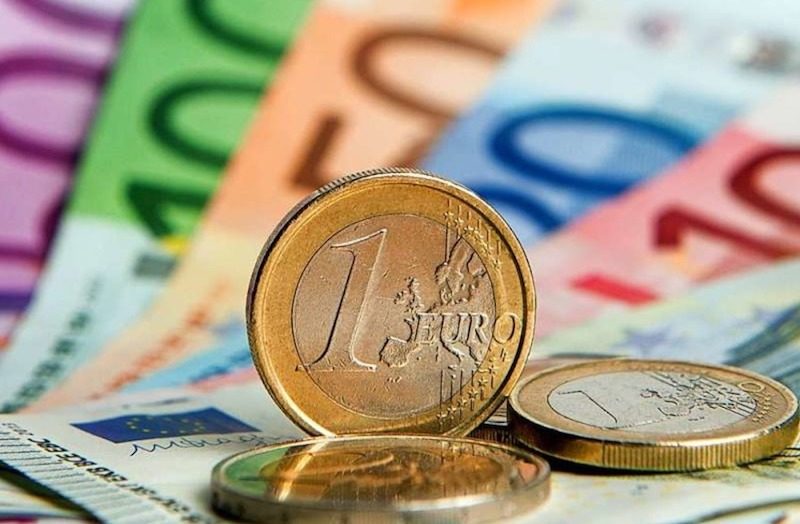 auf dem Bild wird Geld abgebildet